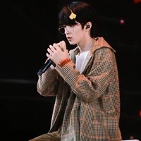 Lưu Diệu Văn_Anh