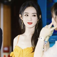 Triệu Lệ Dĩnh( chị họ VNB, VHH)