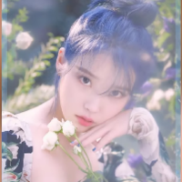 IU (cô giáo lớp JK)