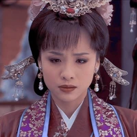 Thái Tự-Hầu Gia Phu Nhân