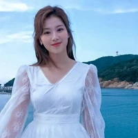 Sana_bạn thân Y