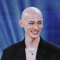 sư phụ ( lẽ có tên nhưng mị quên tên r)