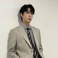 Trình Khải Lâm_ba nu9