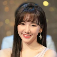 mẹ Huy(bà Hari)