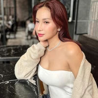 khả như(chị của Ngọc)