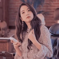 Kim Jisoo chị họ nàng