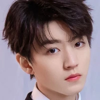 Vương Tuấn Khải (bạn anh)