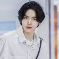 Lalice Manoban(Cậu)