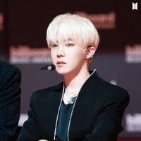 Kim Hoseok( anh cả )