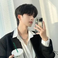 Dịch Dương Thiên Tỉ _ em họ anh