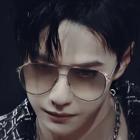 Vương Nhất Bác ( sói )