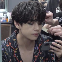 Kim Taehyung - hắn