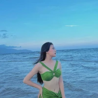 Thảo Vân(em gái nhung)