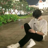 bạn học nam cùng trường