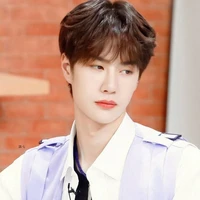 Vương Nhất Bác (NB)