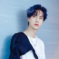 Vương Nhất Bác ( yiwang)