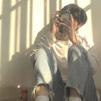 Trịnh Công Ân( bạn thân anh và Nhi)