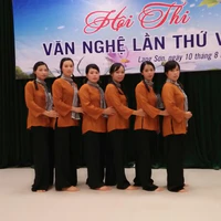 cả đội Lực Lượng Nhí