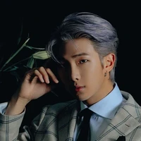 Kim Nam Joon ba hắn