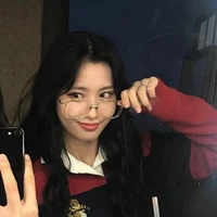 Hirai Momo