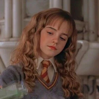 Hermonie Granger(nhỏ)