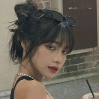 Lạc Thiên Ngân_