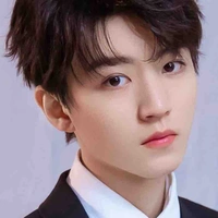 Vương Tuấn Khải ( anh2 c.anh)