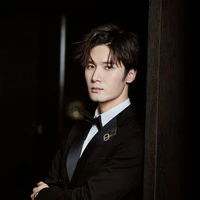 Lưu Hải Khoan(anh họ NB)(bff TC)