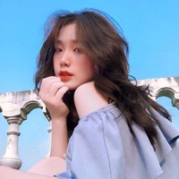 ^Hoàng Trần Minh Anh(em gái na9/bff nu9)
