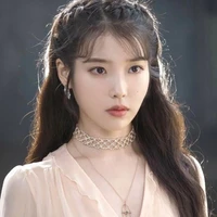 Mẹ cô (IU)