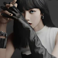 LaLiSa Manoban ( cô )