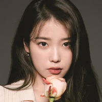 Ji-eun Manobal [ IU - Mẹ cô ]