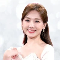 Hari Won(mẹ Huy)