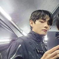 Kim Taehyung - Hắn