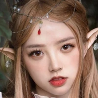 Liona Triển Ngưng