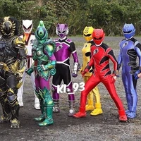 Tất cả mọi người (trừ vài người nào đó)