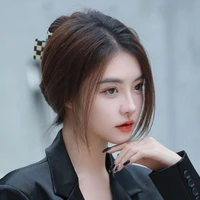 Khắc Bảo Nhi ( bff nu9)