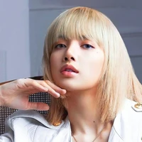 Lalisa Mannobal ( Lisa- cô)