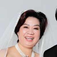 Mẹ cô