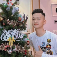 Giang ( Ny Vân anh trai Thùy Anh )
