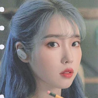 IU (chị của Taehyung)