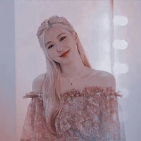 Rosé (mẹ Taehyung)
