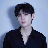 Trạch Tiêu Văn (*)