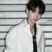 VƯƠNG TUẤN KHẢI (anh)