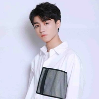 Vương Tuấn Khải (anh họ 2 cậu)