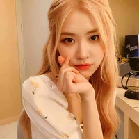 Chaeyoung (em)