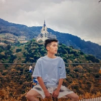 Việt Hoàng