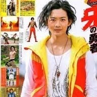 Kiryu Daigo ( đỏ )