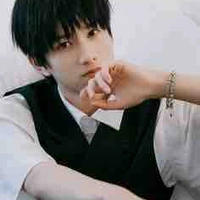 Ngao Tử Dật( Tâm Gia)-ám vệ hắc thôi