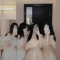 nhóm của các mỹ nhân:)